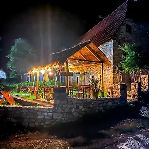  Guest house Kujtimi Albania